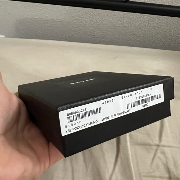 NEW in box. YSL Saint Laurent Black on Black grained leather cardholder - Picture 6 of 7